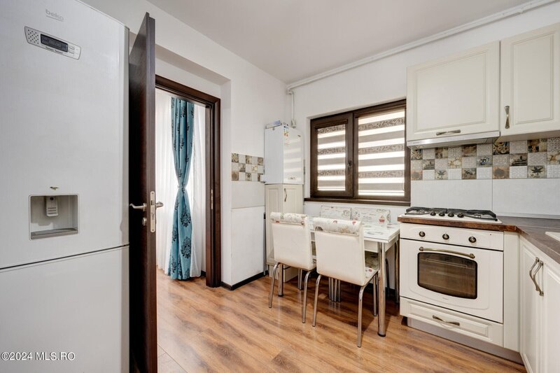 Berceni, apartament 4 camere in cartier rezidential zona Grand Arena